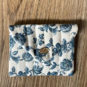 Sezane pouch